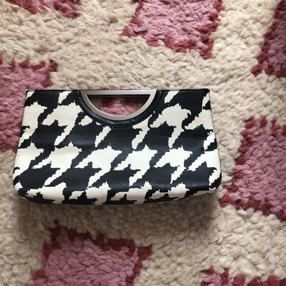 LAST CALL - the Limited houndstooth clutch